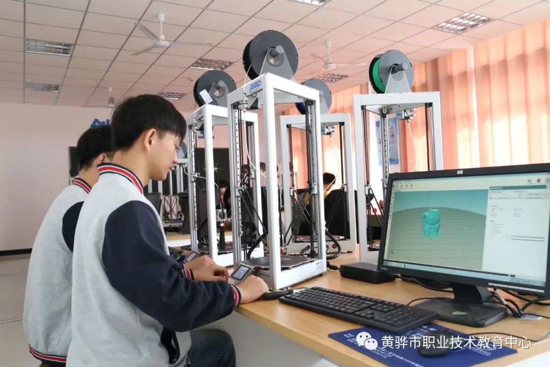 2020年沧州黄骅市职教中心秋季招生简章(13) 2020年沧州黄骅市职教中心秋季招生简章(13)