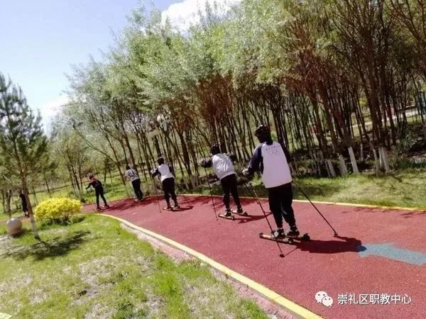 2020年张家口市崇礼区职业技术教育中心初中班招生简章(6) 2020年张家口市崇礼区职业技术教育中心初中班招生简章(6)