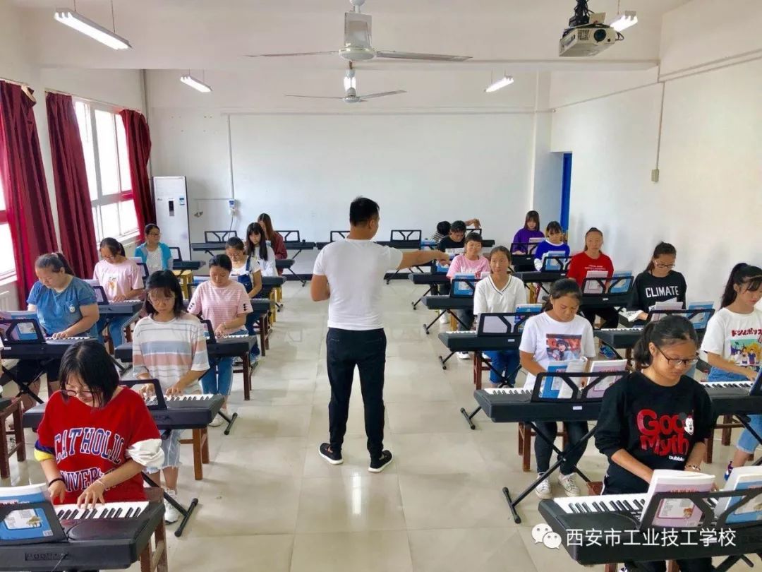 2020年西安市工业技工学校招生简章(13) 2020年西安市工业技工学校招生简章(13)